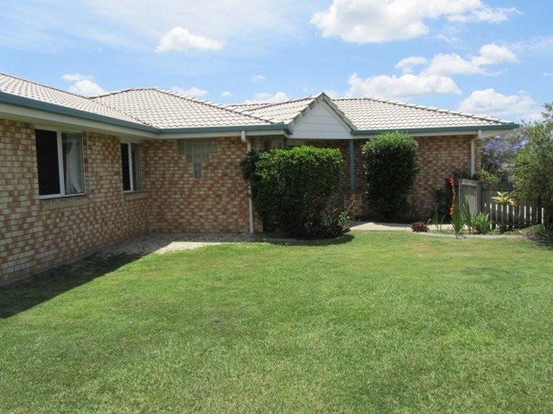 4 Hillmont Crescent, Morayfield QLD 4506