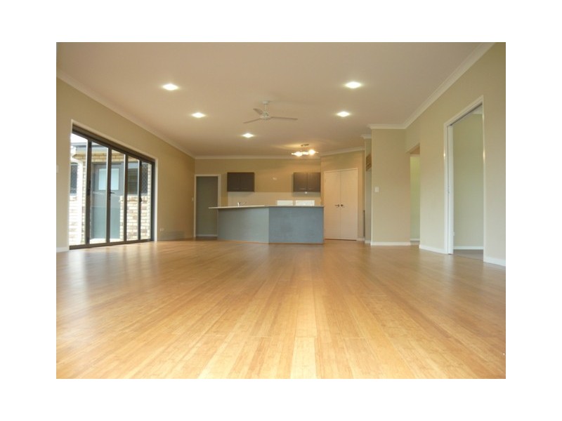 70 Cocos, Ningi QLD 4511