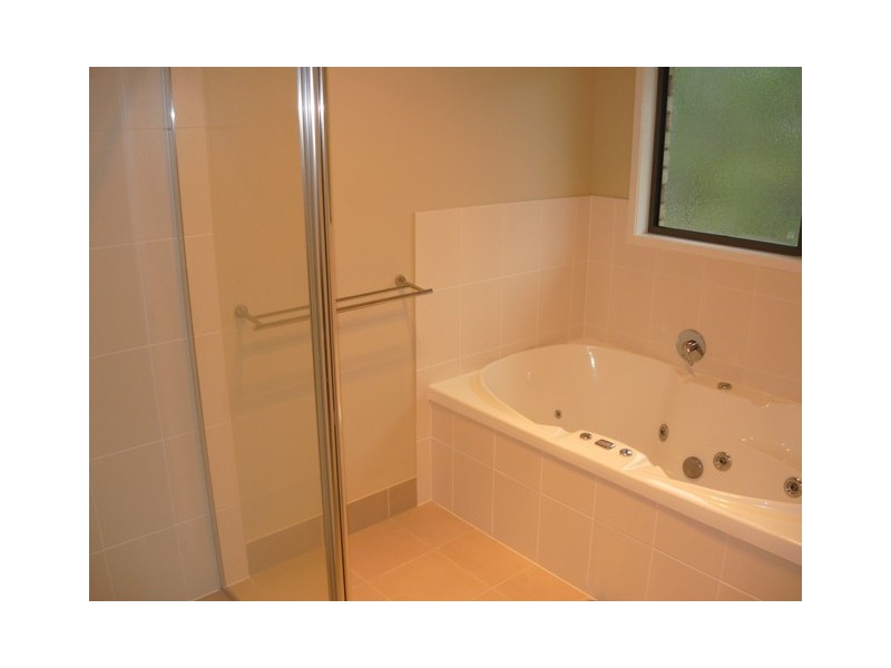 70 Cocos, Ningi QLD 4511