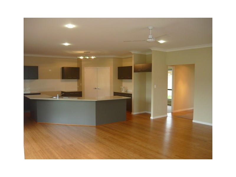 70 Cocos, Ningi QLD 4511