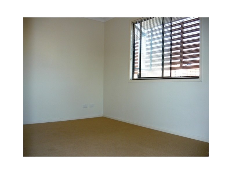 10/17 Lower King Street, Caboolture QLD 4510