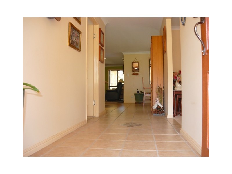 9 Maurice Avenue, Morayfield QLD 4506