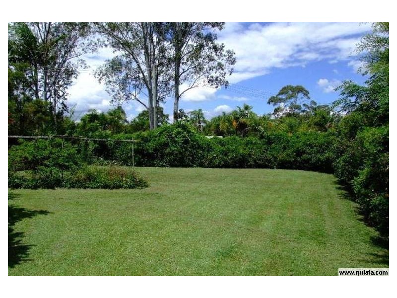 36 Coronation Ave, Woodford QLD 4514