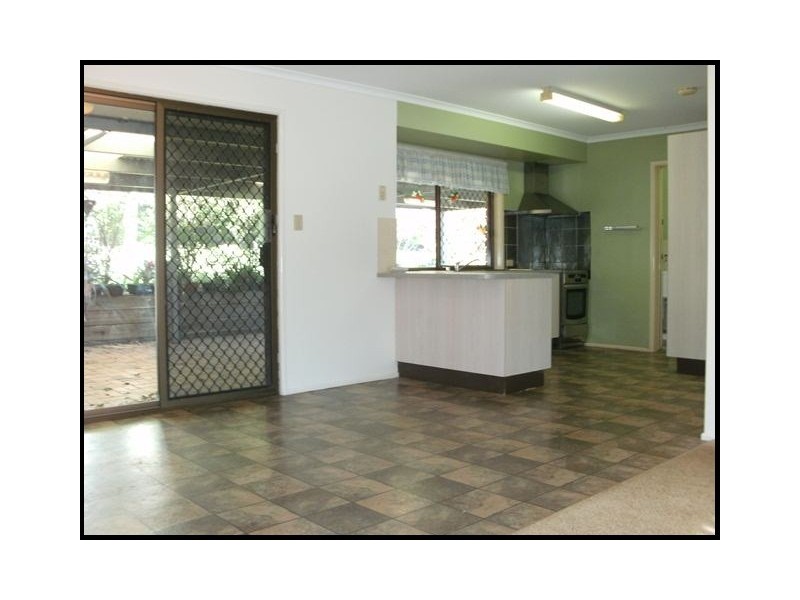 33 Cresthaven Drive, Morayfield QLD 4506