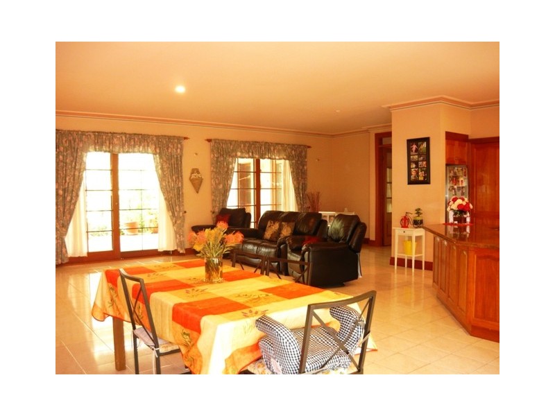 Glass House Mountains QLD 4518