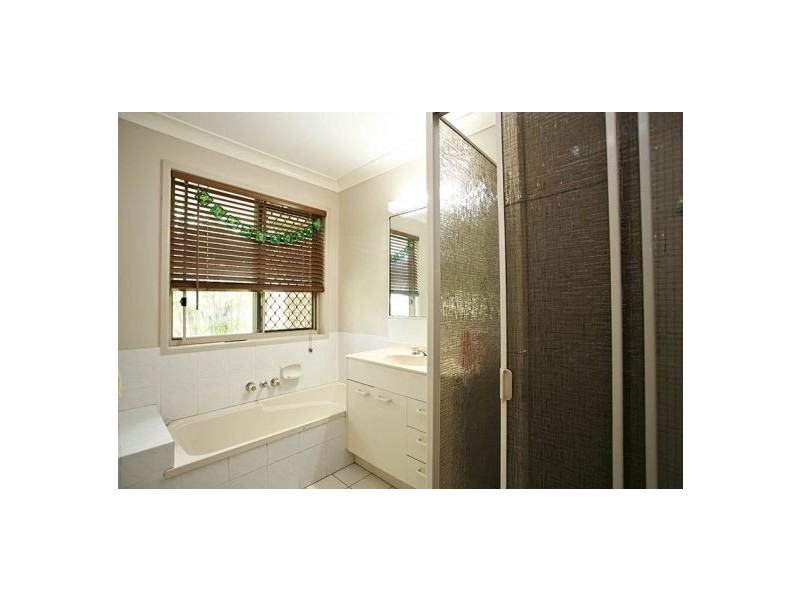 6 Cresta Crt, Morayfield QLD 4506