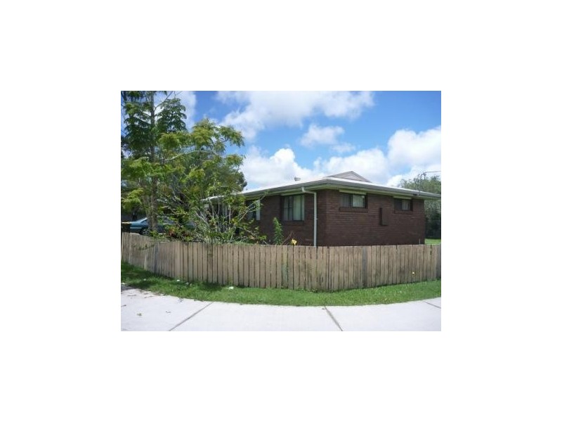 2/61 Wallace Street, Caboolture QLD 4510