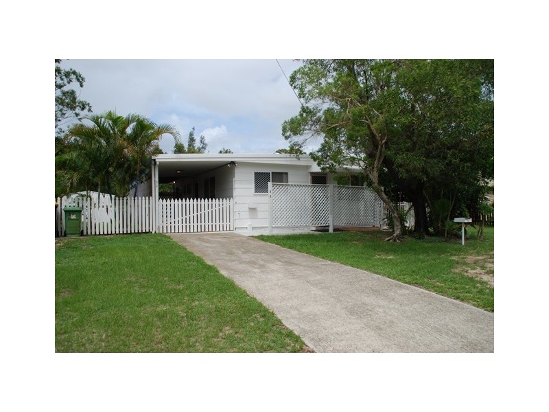 32 DWYER STREET, Beachmere QLD 4510