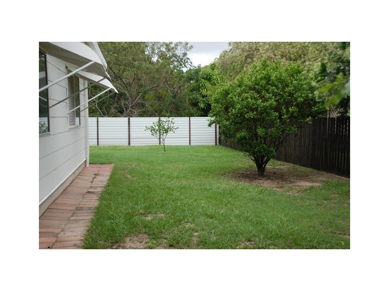 32 DWYER STREET, Beachmere QLD 4510