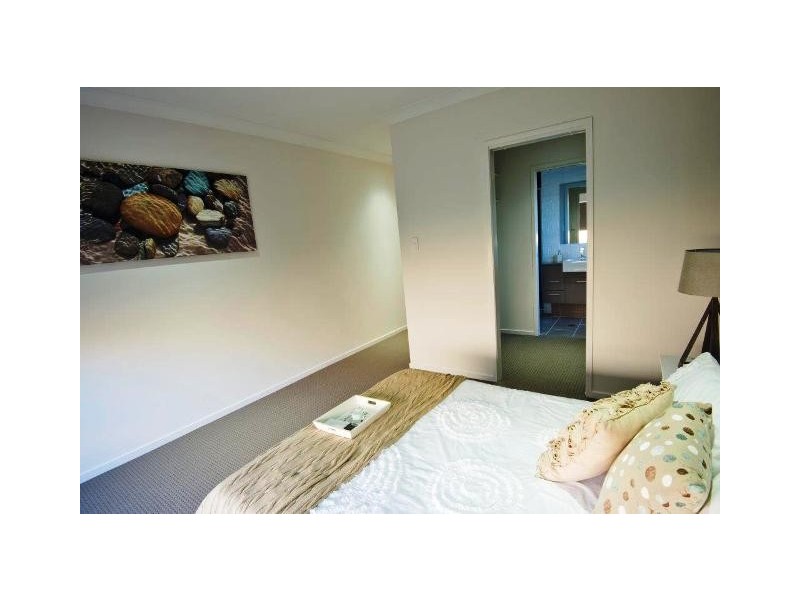 8 Riverlilly Cres, Caboolture QLD 4510