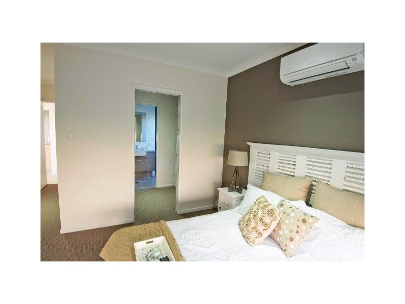 8 Riverlilly Cres, Caboolture QLD 4510