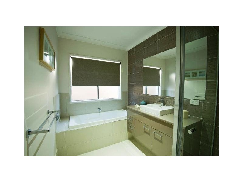 8 Riverlilly Cres, Caboolture QLD 4510