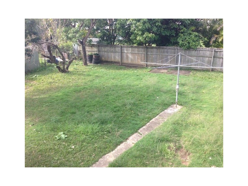 11 Kenneth Street, Morayfield QLD 4506