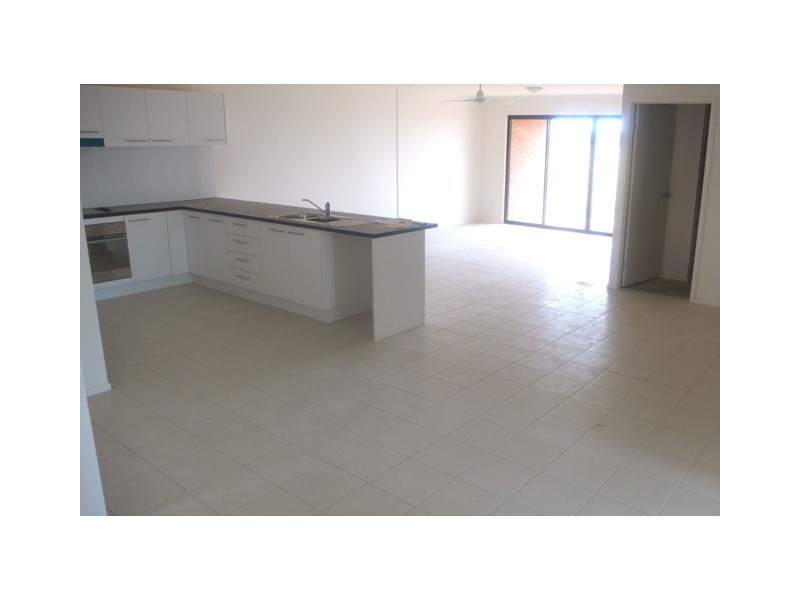 Unit 2 / 43 McKavanagh St, Caboolture QLD 4510