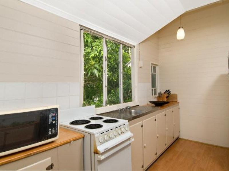 8 Rawson Street, Wooloowin QLD 4030