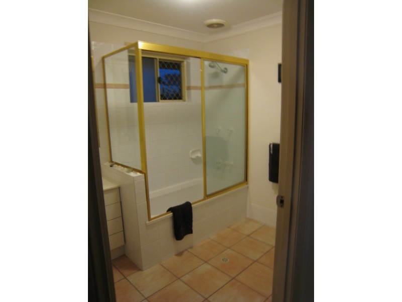 2/18 Hutchins Street, Kedron QLD 4031