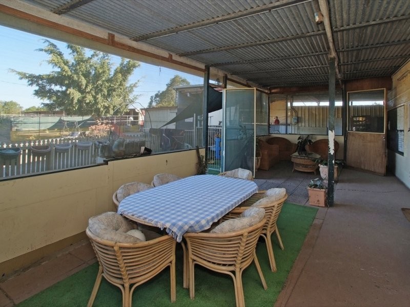 42A Desert Willow Way, Fitzgibbon QLD 4018