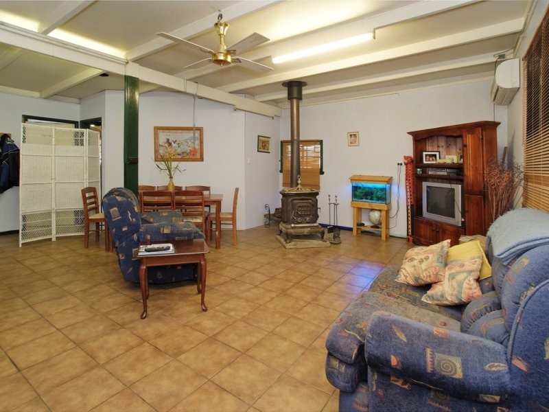 42A Desert Willow Way, Fitzgibbon QLD 4018