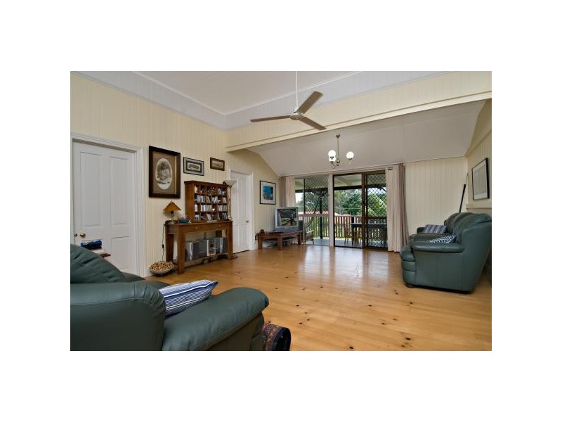 72 Henry Street, Wooloowin QLD 4030