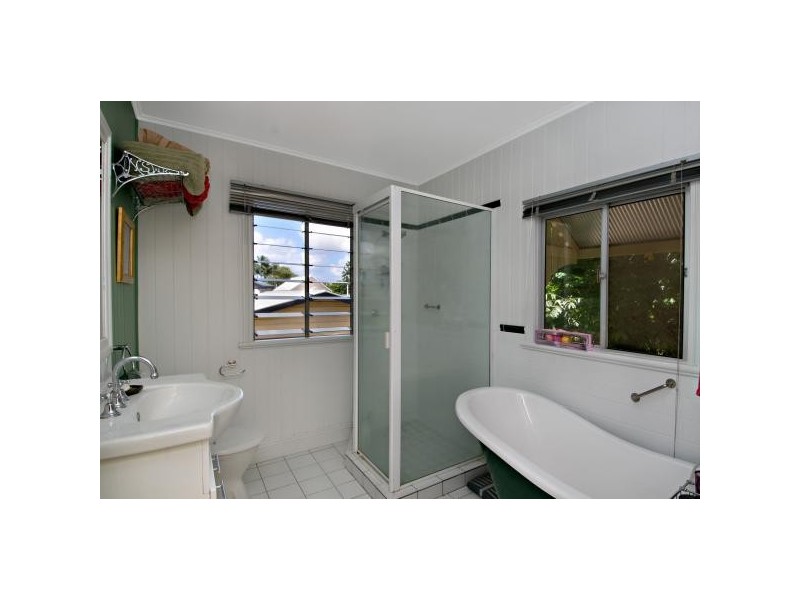 72 Henry Street, Wooloowin QLD 4030