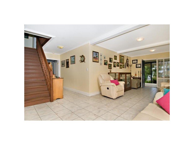 72 Henry Street, Wooloowin QLD 4030