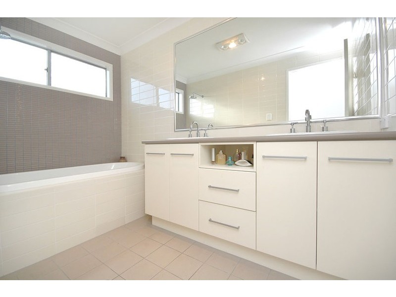 35  Lewis Street, Clayfield QLD 4011