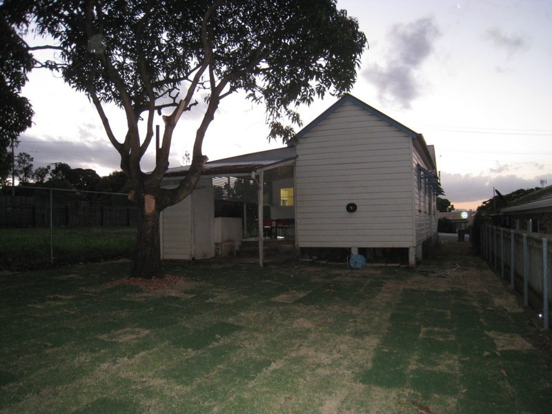 12 Clarkson St, Clayfield QLD 4011