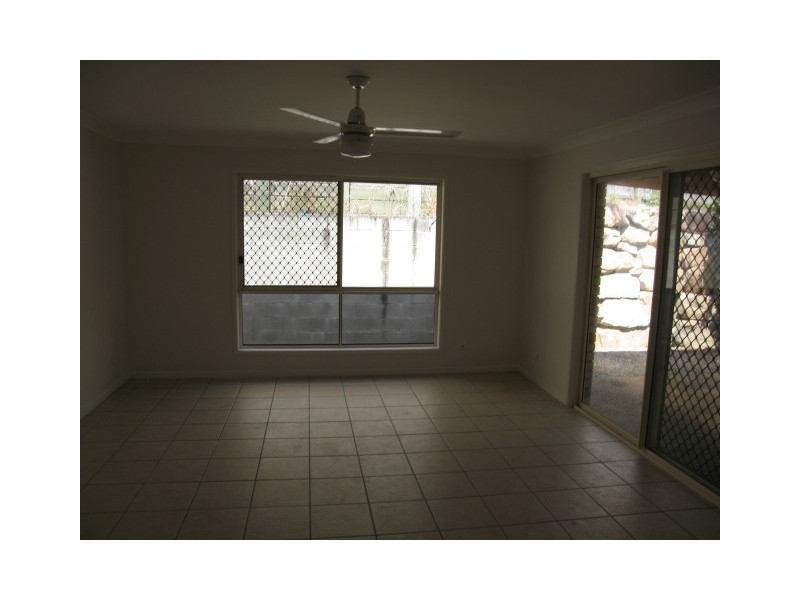 8 Leanne Close, Mcdowall QLD 4053