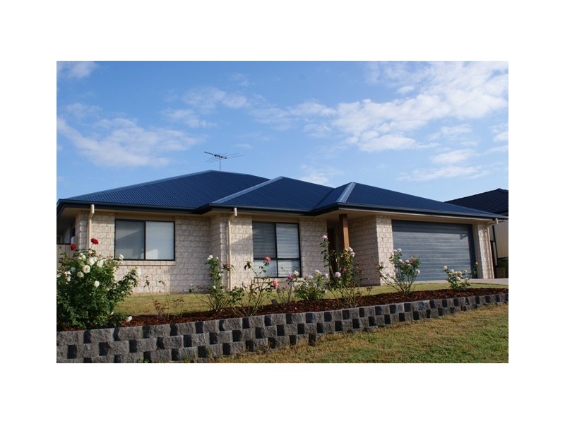 8 Diane Parade, Kallangur QLD 4503