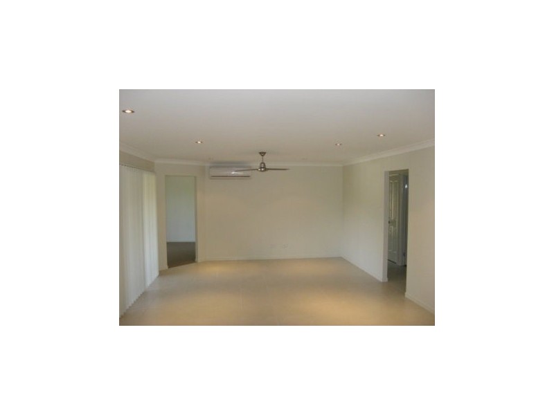 18 Outlook Court, Kallangur QLD 4503