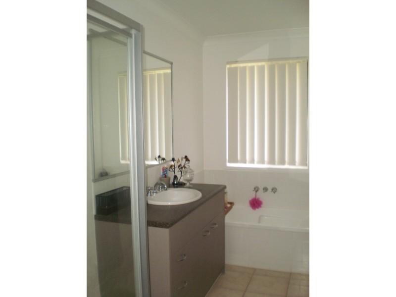 19 Diamond Avenue, Kallangur QLD 4503