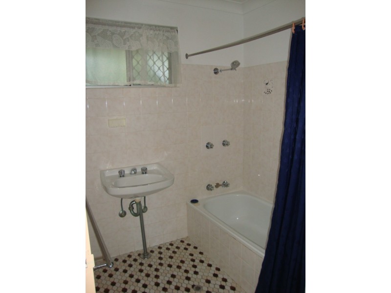 2/2 Gradi Street, Kallangur QLD 4503