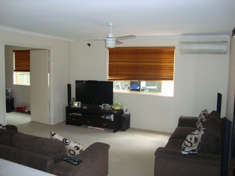 5 Scott Court, Kallangur QLD 4503