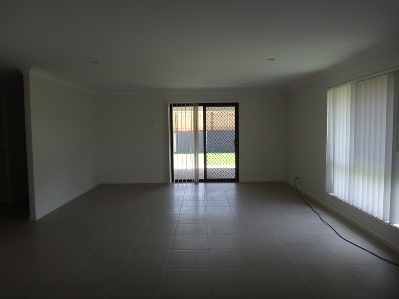 9 Fairywren Circuit, Dakabin QLD 4503
