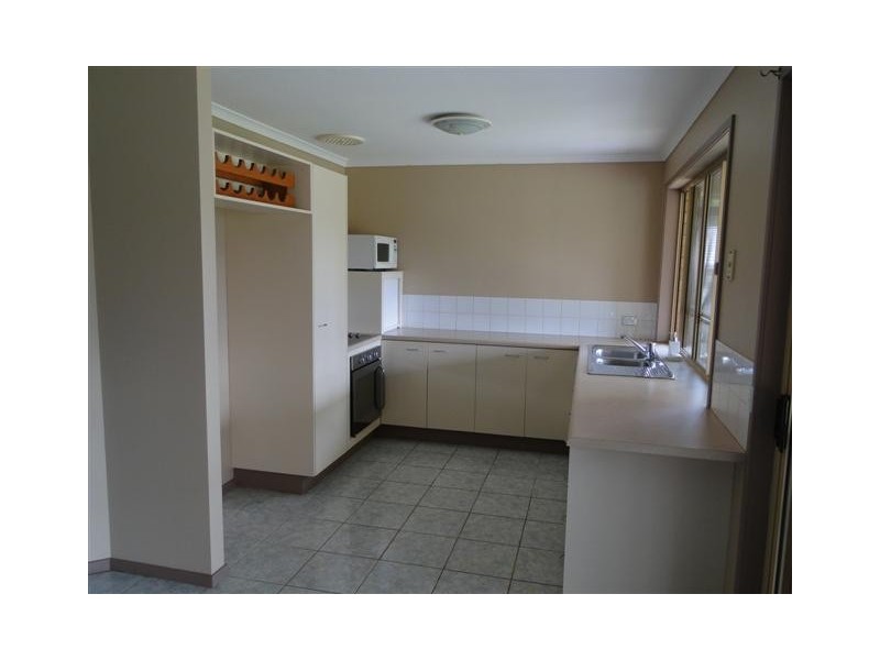 8 Claremont Drv, Murrumba Downs QLD 4503