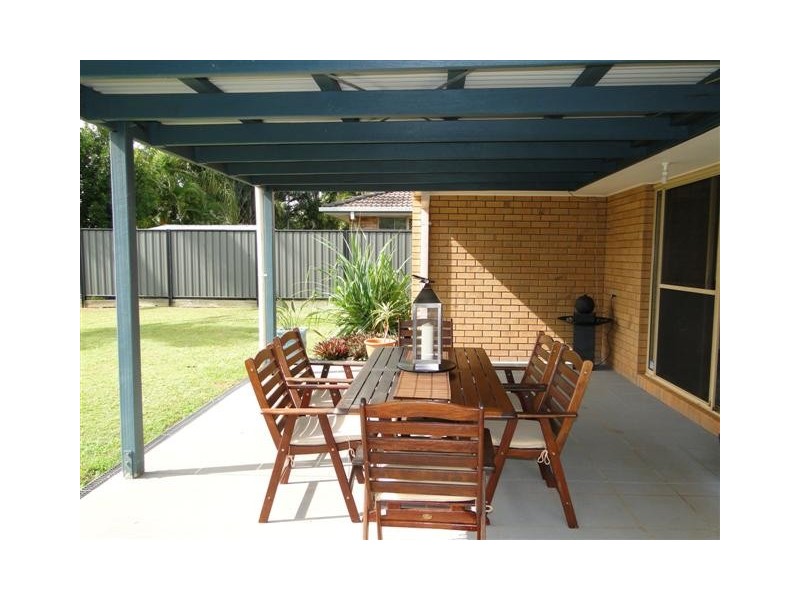 8 Claremont Drv, Murrumba Downs QLD 4503