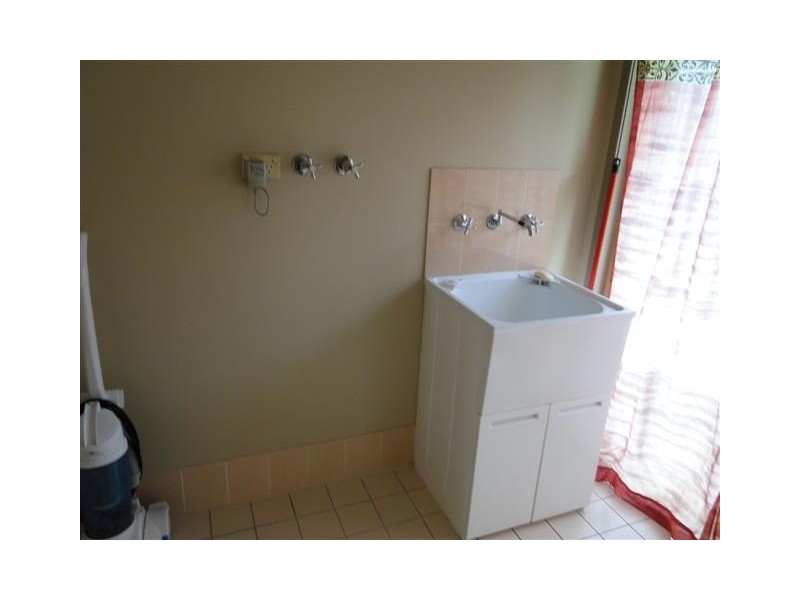 8 Claremont Drv, Murrumba Downs QLD 4503