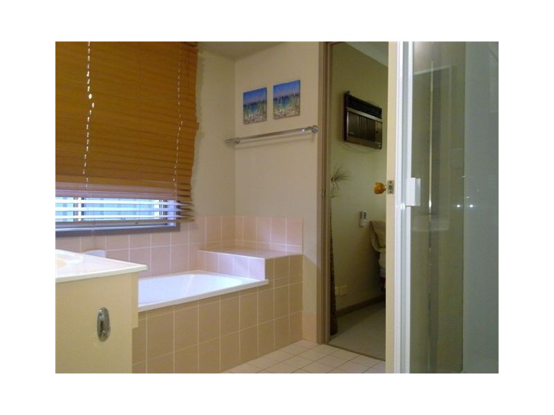 8 Claremont Drv, Murrumba Downs QLD 4503