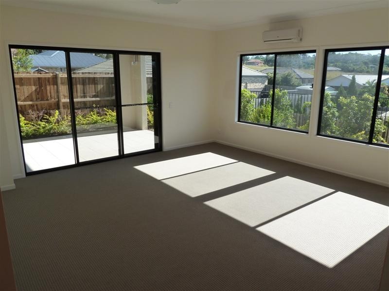 13 / 3 Swordgrass Ct, Kallangur QLD 4503
