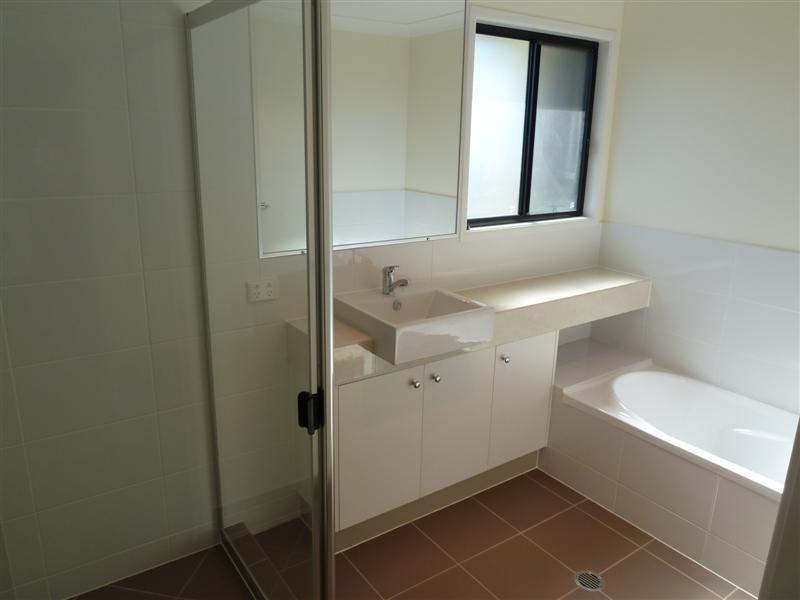 13 / 3 Swordgrass Ct, Kallangur QLD 4503