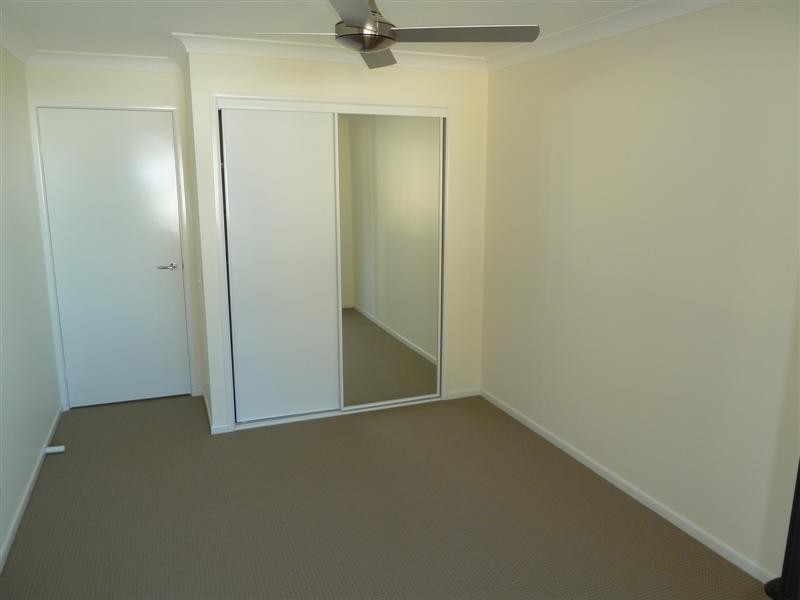 13 / 3 Swordgrass Ct, Kallangur QLD 4503