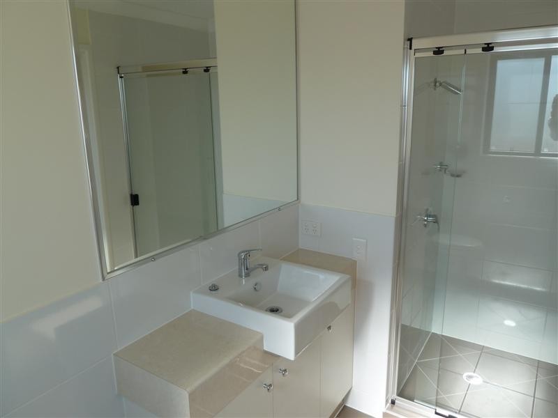 13 / 3 Swordgrass Ct, Kallangur QLD 4503
