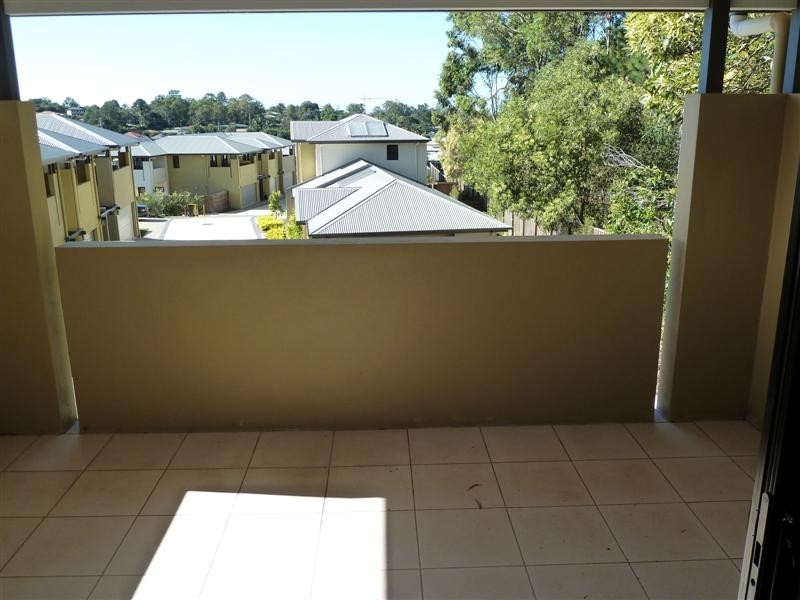 20 / 3 Swordgrass Ct, Kallangur QLD 4503