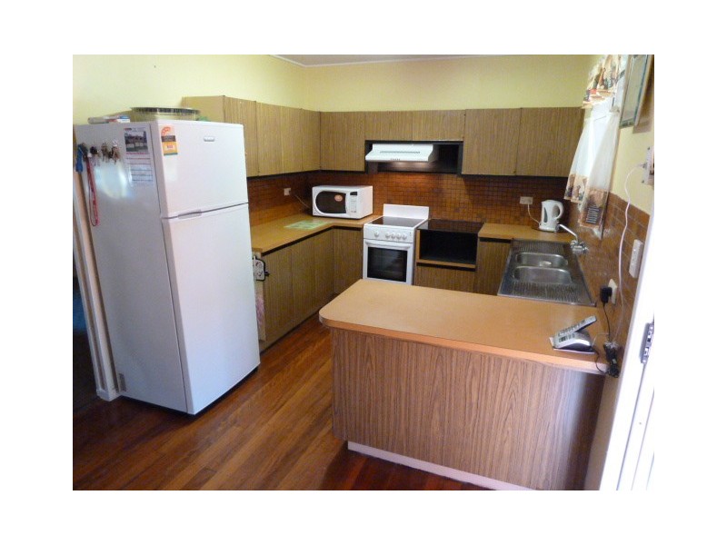 66 Wattle St, Kallangur QLD 4503