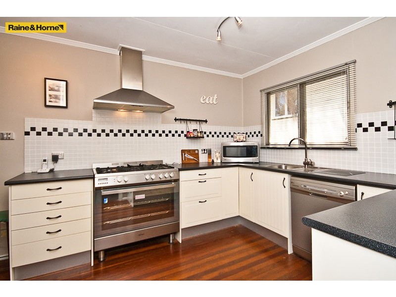 65 Glenmore St, Kallangur QLD 4503
