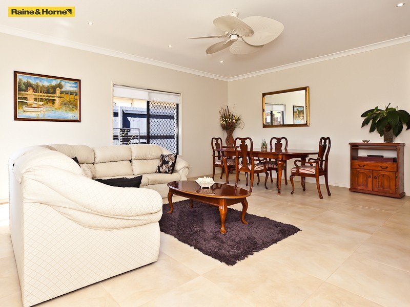 22 Waterway Crescent, Murrumba Downs QLD 4503