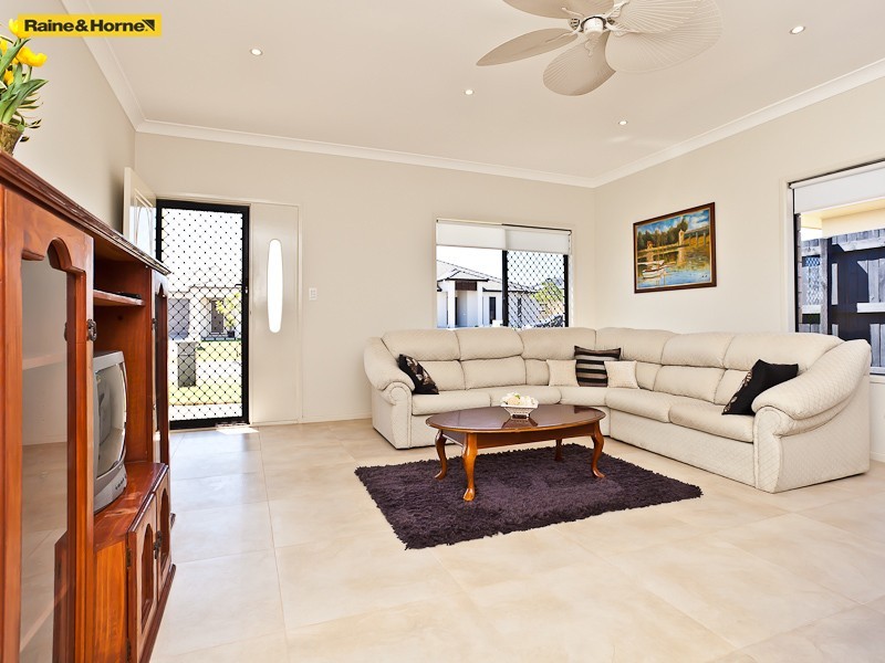 22 Waterway Crescent, Murrumba Downs QLD 4503