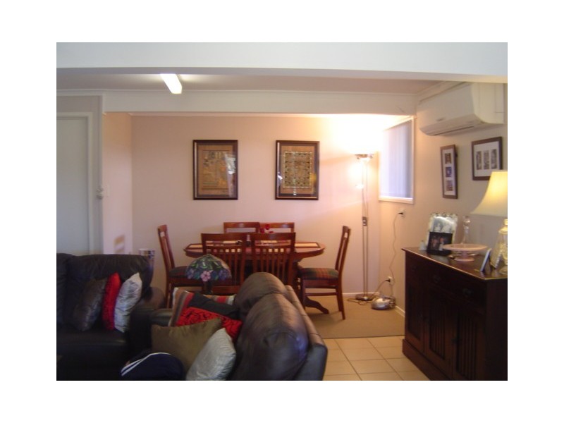 8 Maurice St, Kallangur QLD 4503