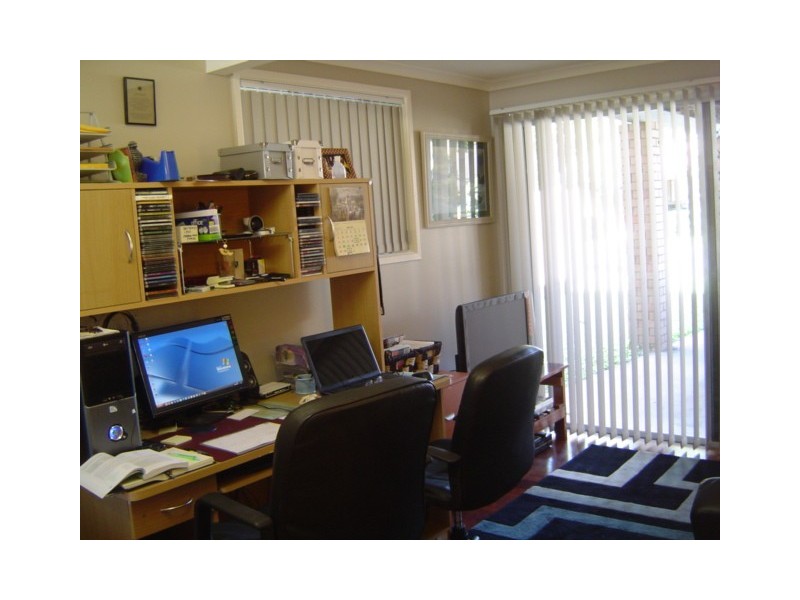 8 Maurice St, Kallangur QLD 4503