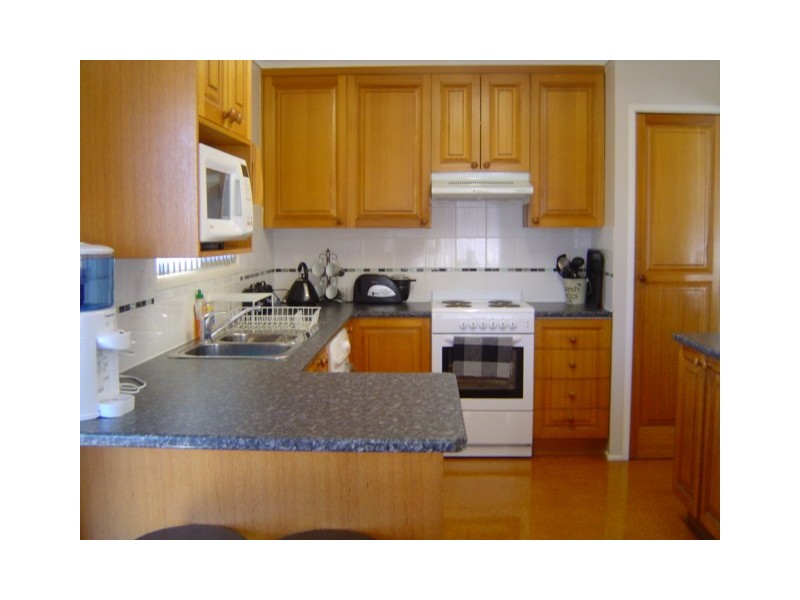 8 Maurice St, Kallangur QLD 4503